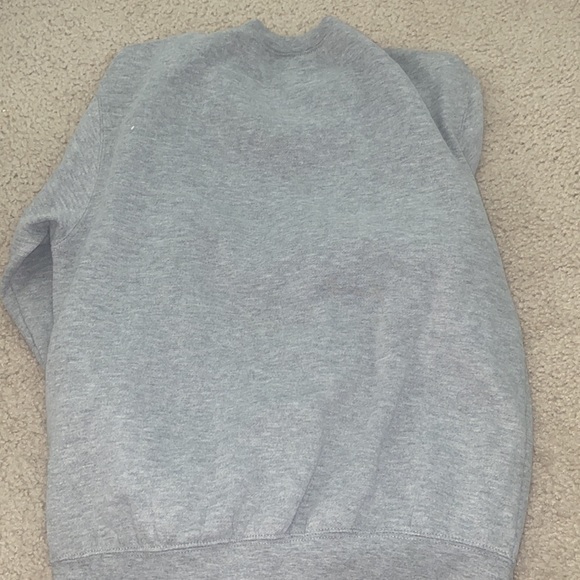 Gray sweatshirt with floral sleeves - Picture 4 of 4
